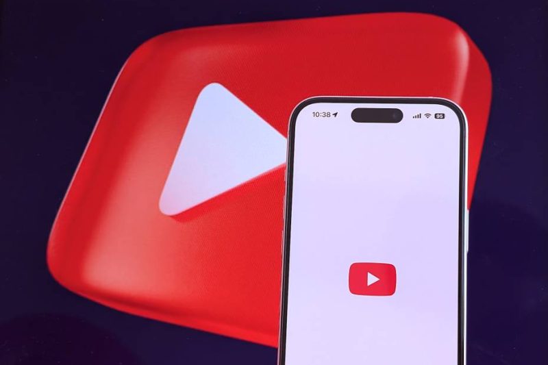 YouTube начнёт сам отмечать ролики с нейросетевой озвучкой