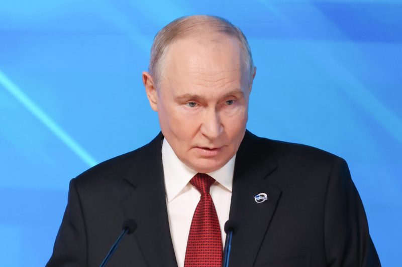 Путин поддержал платформу с нейросетью для учителей и школьников