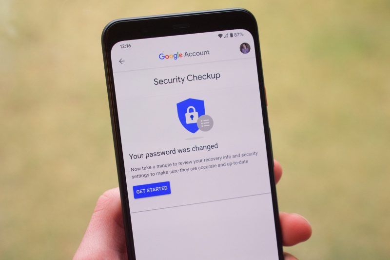 Google-аккаунт защищают не только паролем